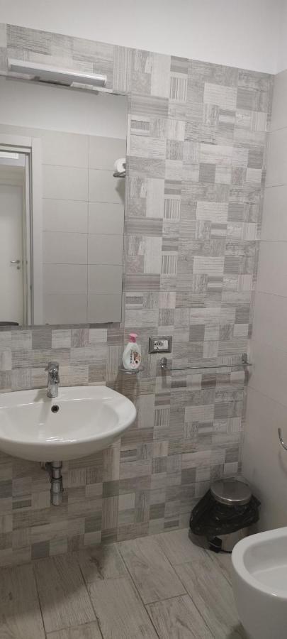 Guest House Via Milano Catanzaro Ngoại thất bức ảnh